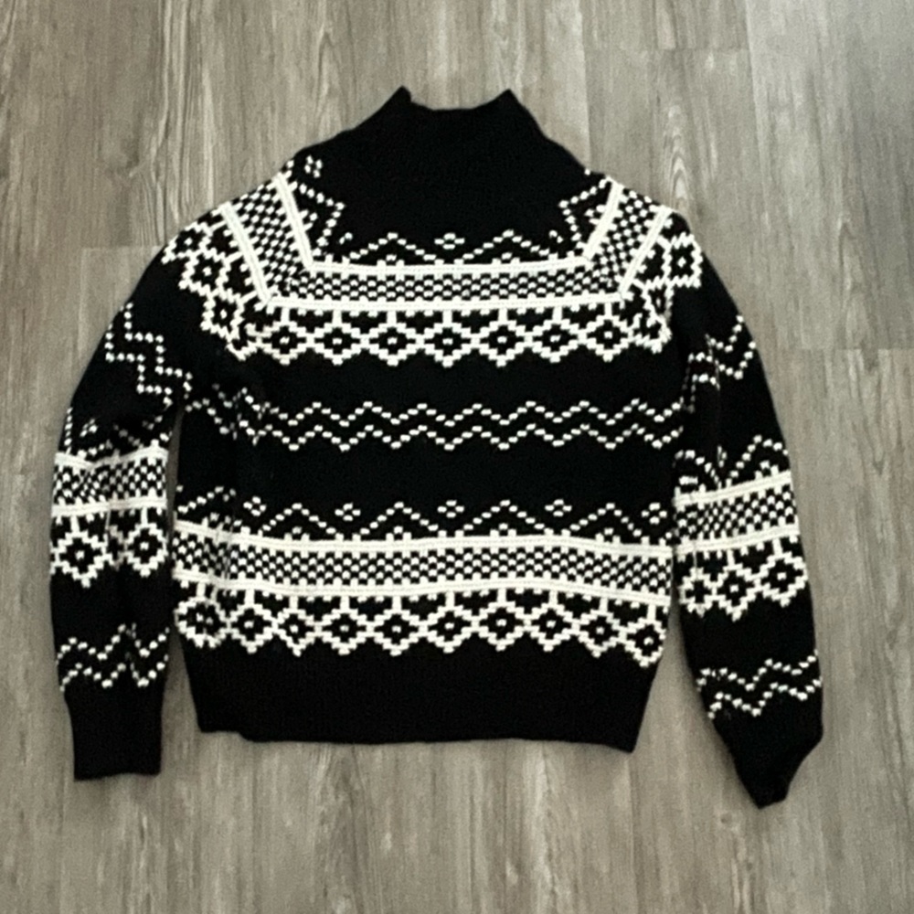 Old Navy Winter Black and White Turtleneck Sweater